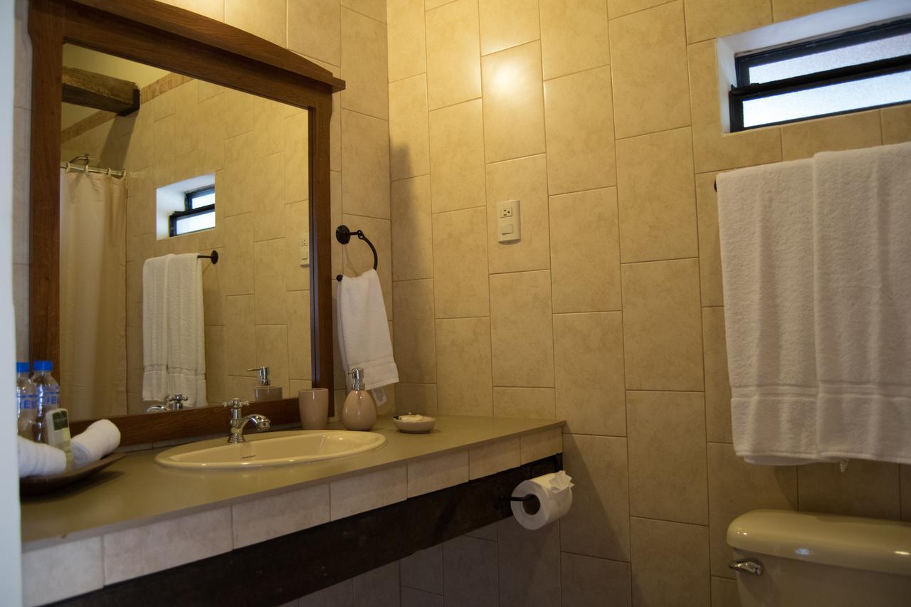 Hotel Casa San Bartolo Antigua Bagian luar foto