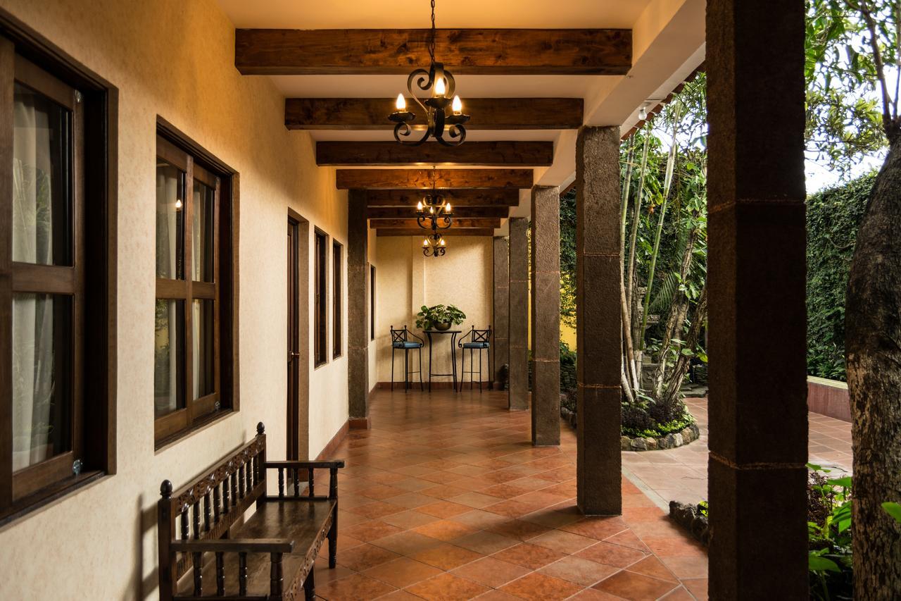 Hotel Casa San Bartolo Antigua Bagian luar foto