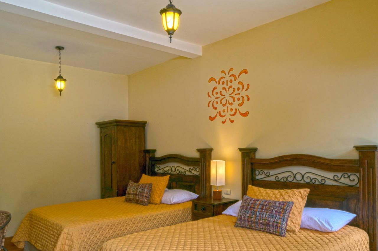 Hotel Casa San Bartolo Antigua Bagian luar foto