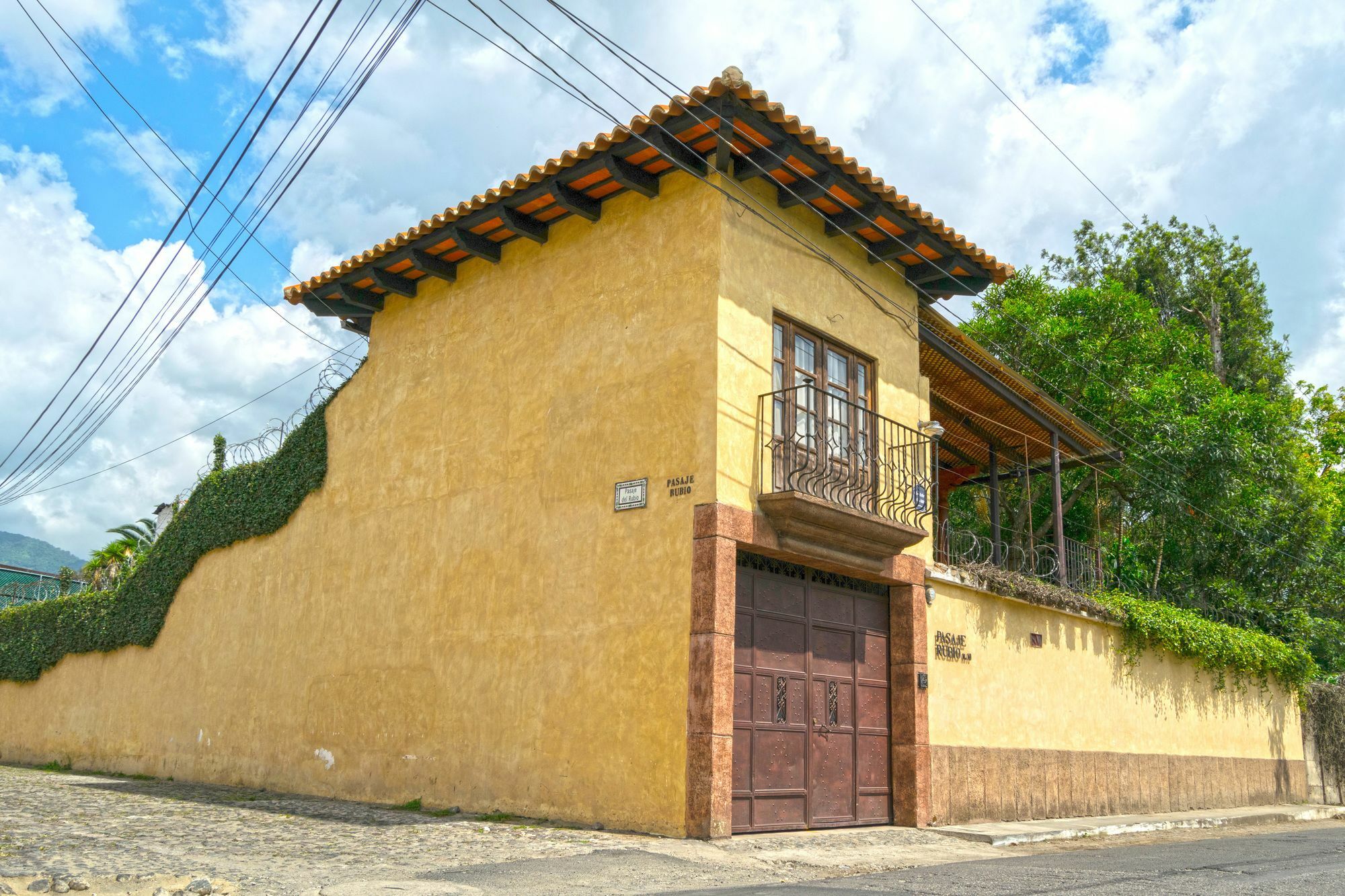 Hotel Casa San Bartolo Antigua Bagian luar foto